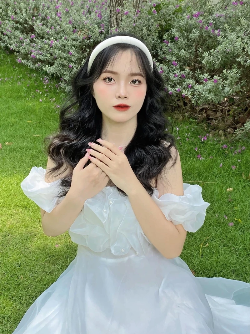 Ảnh hot girl Trung Quốc MMLIVE dễ thương, với nụ cười tươi và vẻ đẹp tự nhiên