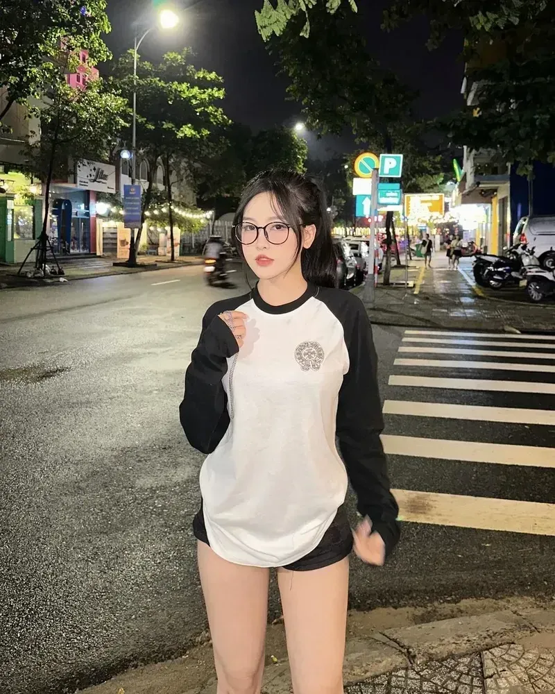 Gái xinh tik tok nhảy nổi bật với nét đẹp tươi tắn, ngọt ngào