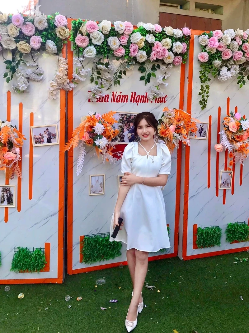 Gái xinh vip 7 mặc đồng phục, tôn lên vẻ đẹp học trò đáng yêu