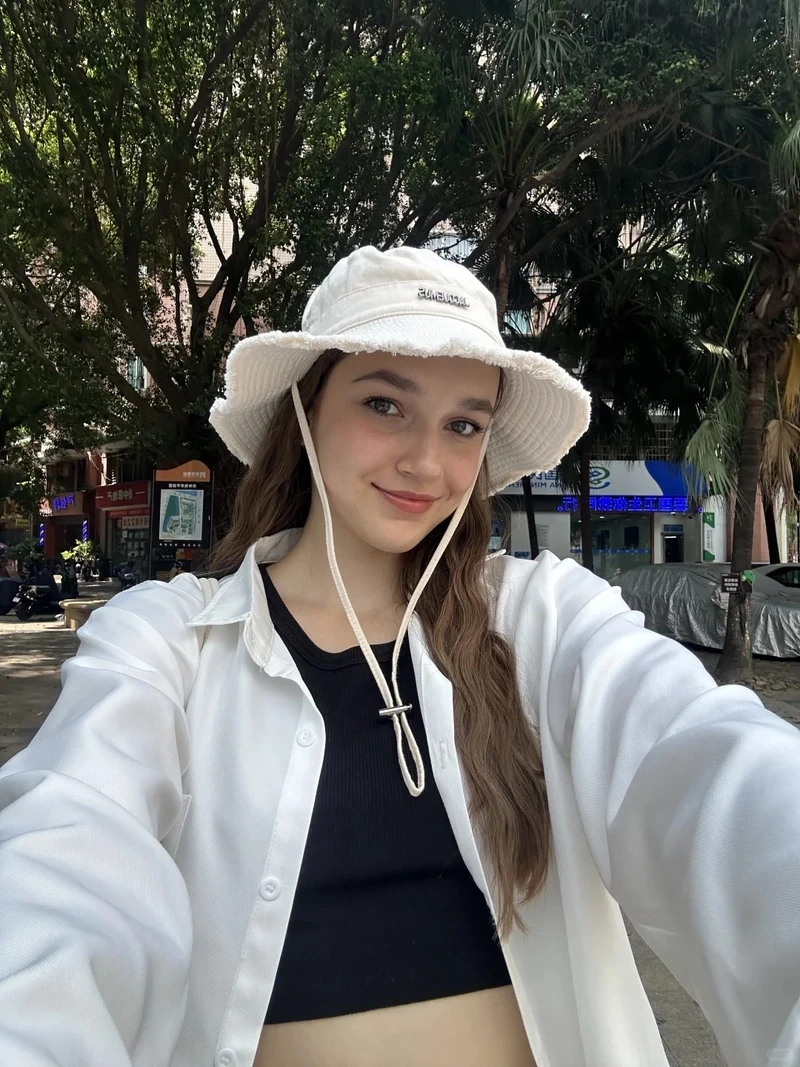 Gái xinh cute TikTok với gương mặt xinh đẹp và dễ thương
