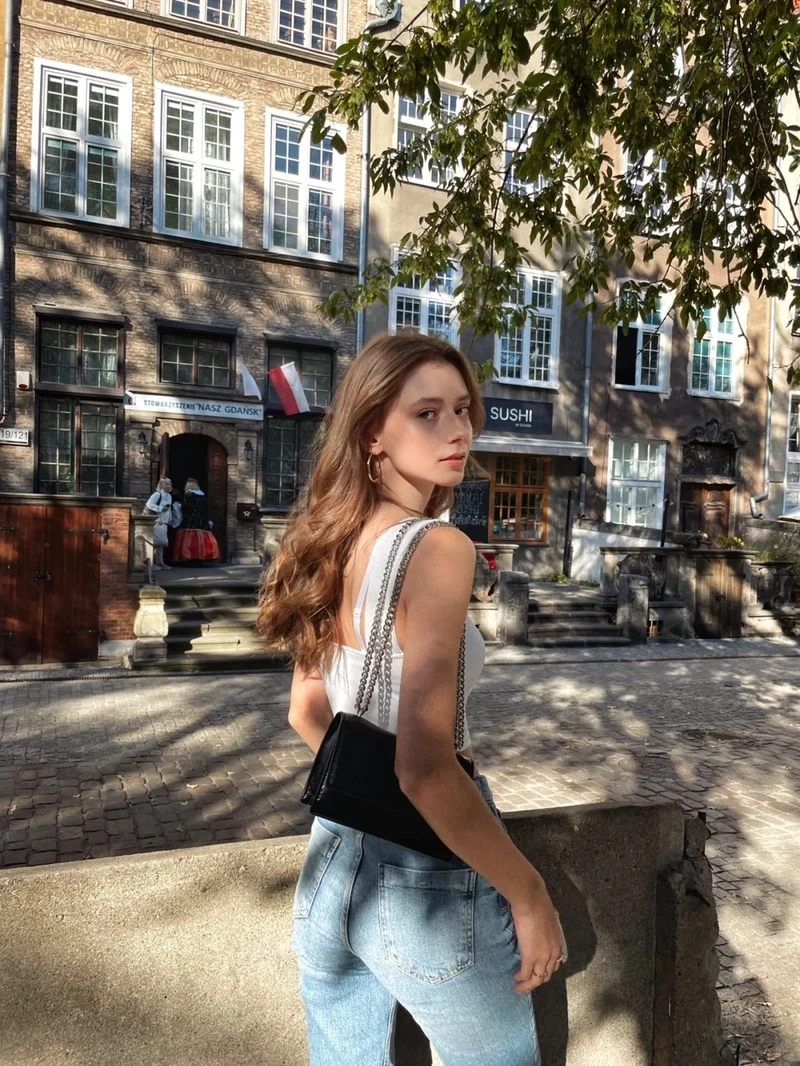 Gái xinh TikTok bikini khoe vóc dáng hoàn hảo trong từng khung hình