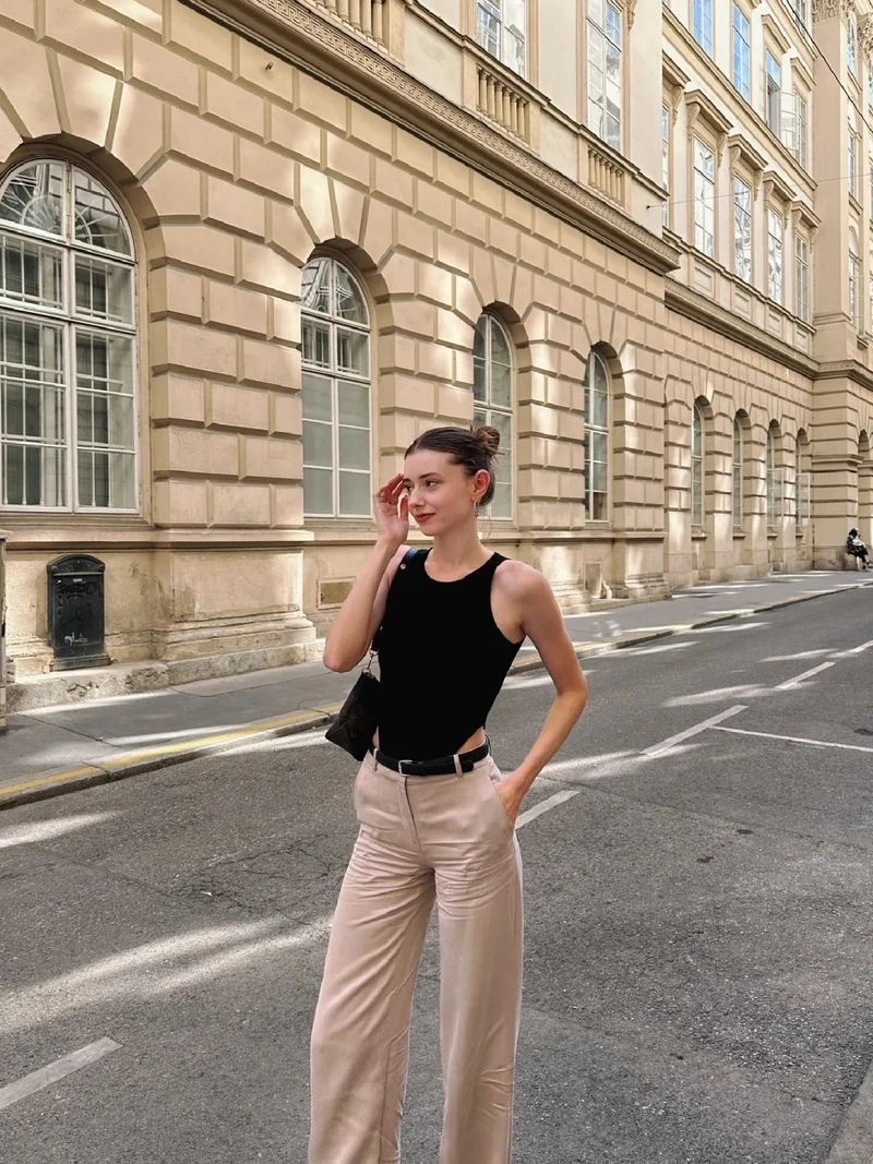 TikTok gái xinh cute với vẻ đẹp dễ thương khiến mọi người yêu mến