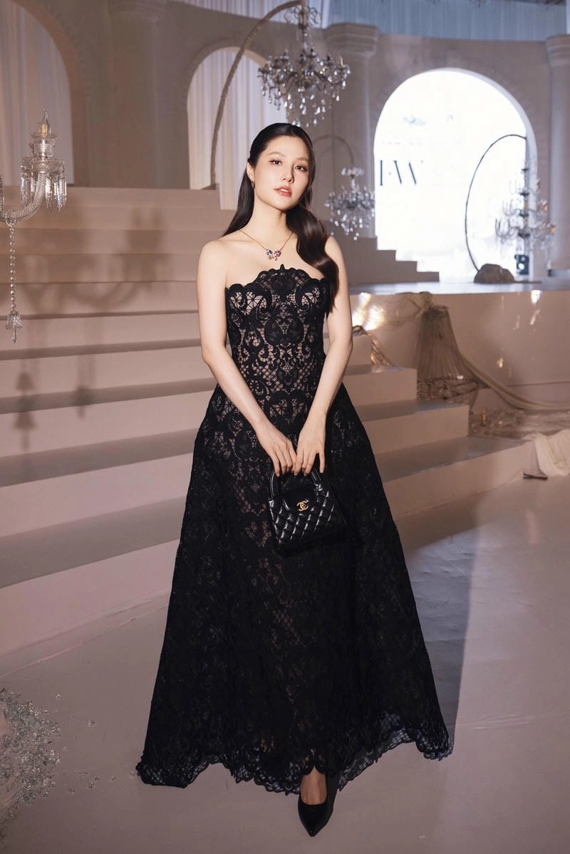 Gợi ý phong cách Diễm My 9x sang trọng