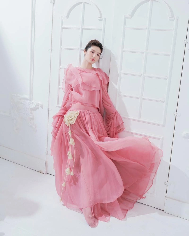 Mmlive Idol | Top ảnh Diễm My 9x Khiến Fan Say đắm Không Rời Mắt