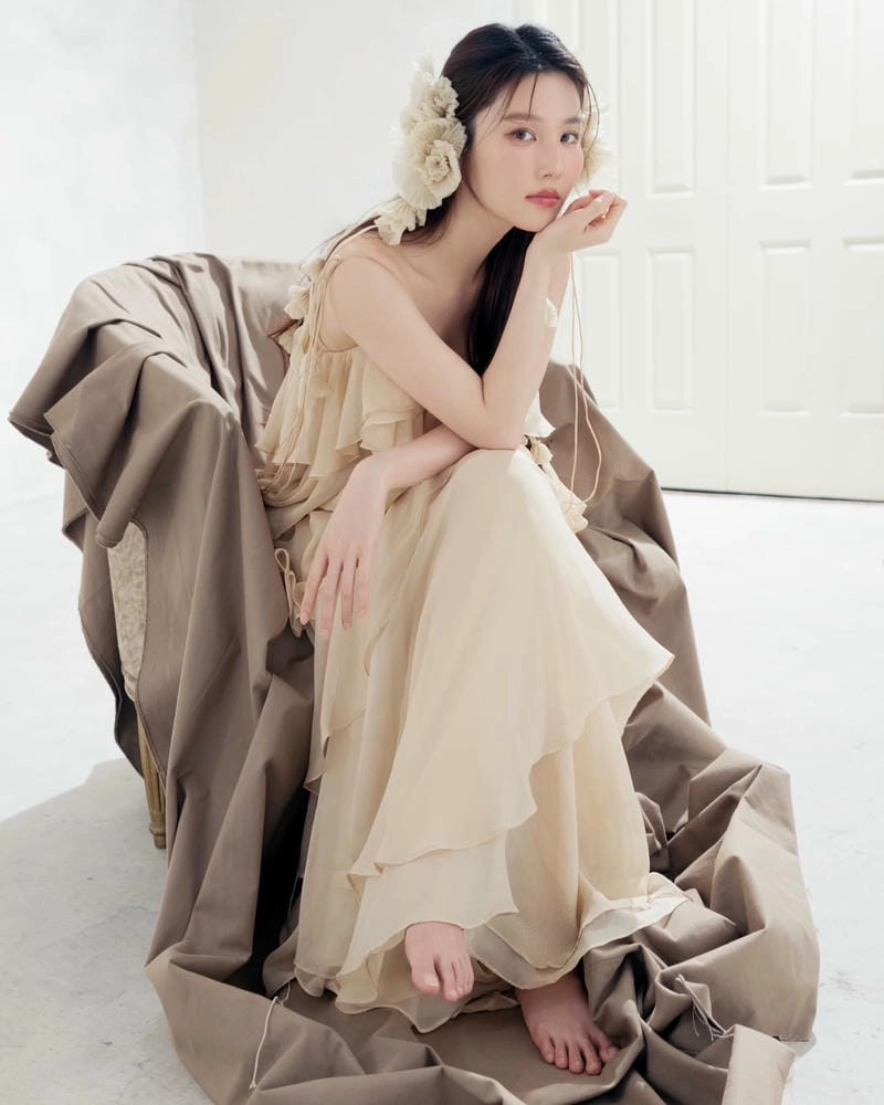 Những khoảnh khắc Diễm My 9x phong cách