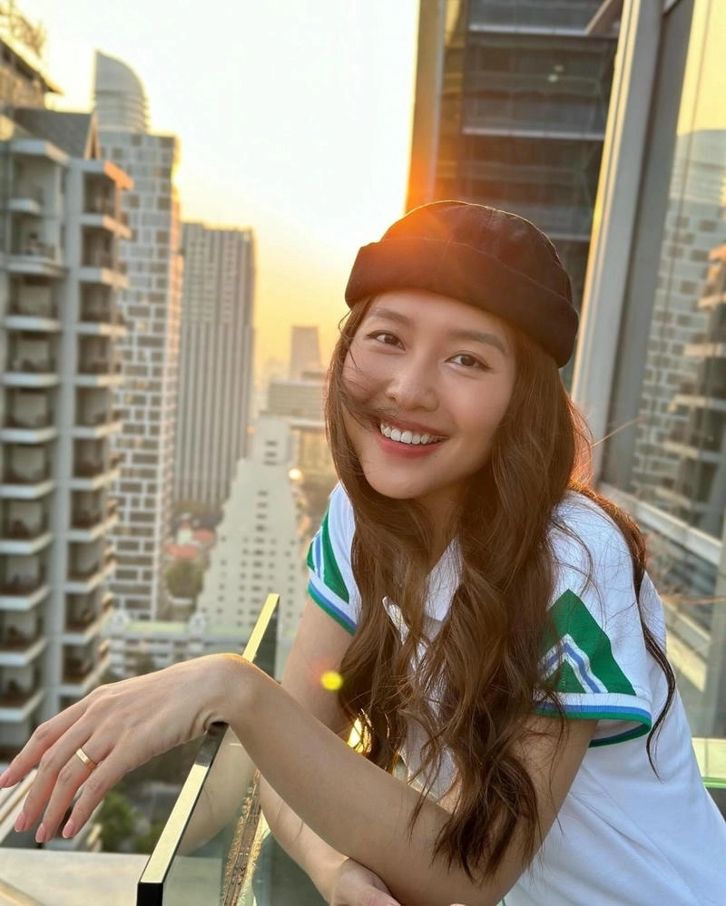 Khả Ngân Hậu Duệ Mặt Trời nổi bật rạng ngời