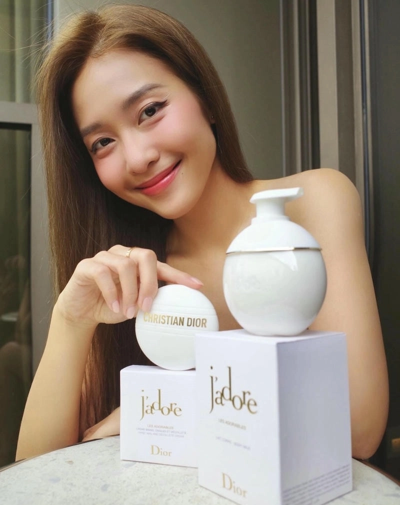 Yoga Khả Ngân truyền cảm hứng sống khỏe