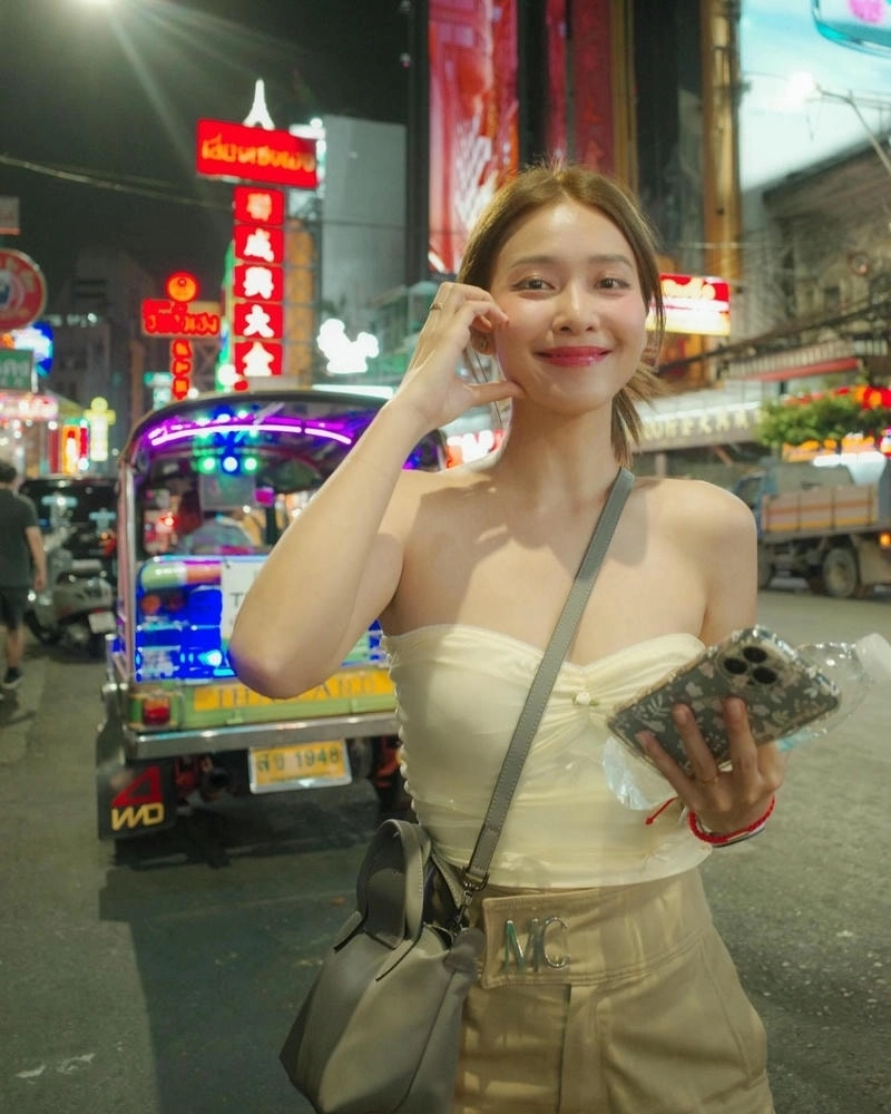 Khả Ngân MMLive  cao bao nhiêu gây bất ngờ