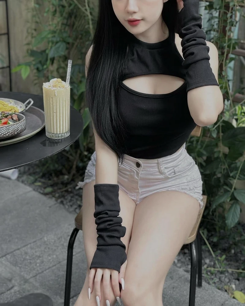 Gái xinh MMlive Idol mặc váy ngắn sexy mang lại ấn tượng sâu sắc